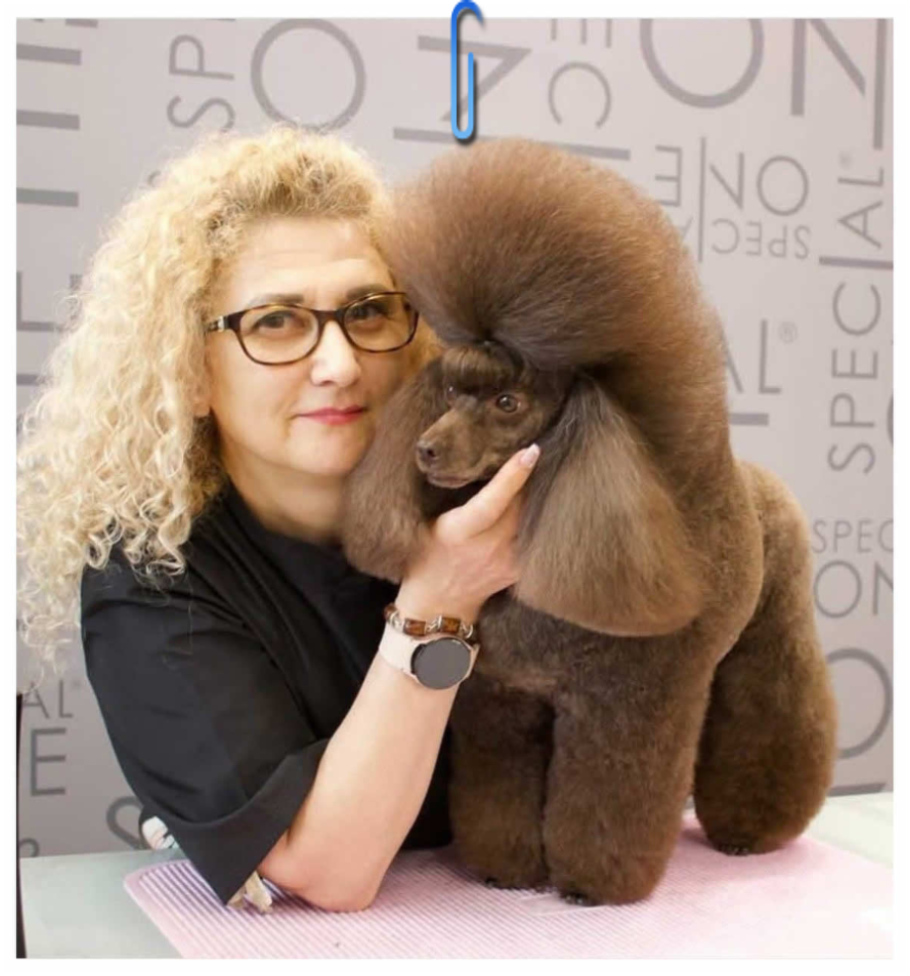 Mariana Grecu, toelettatrice professionale e docente della Scuola di Toelettatura Armony Pet a Torino